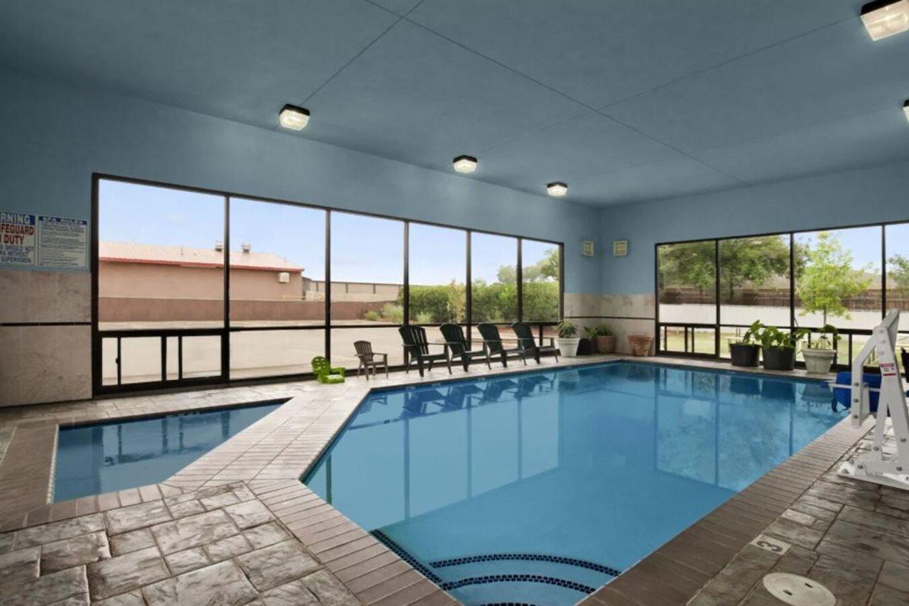 Days Inn By Wyndham Childress Esterno foto