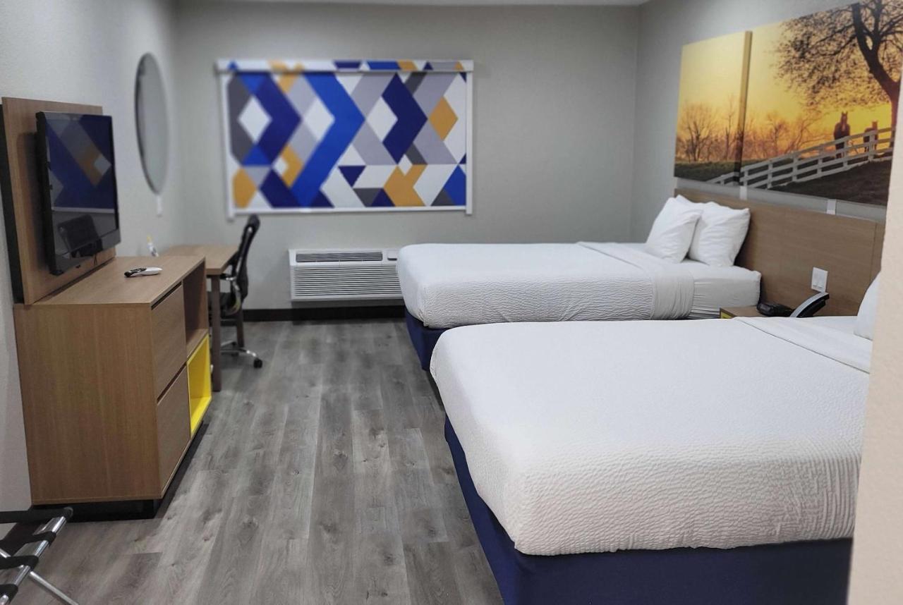 Days Inn By Wyndham Childress Esterno foto