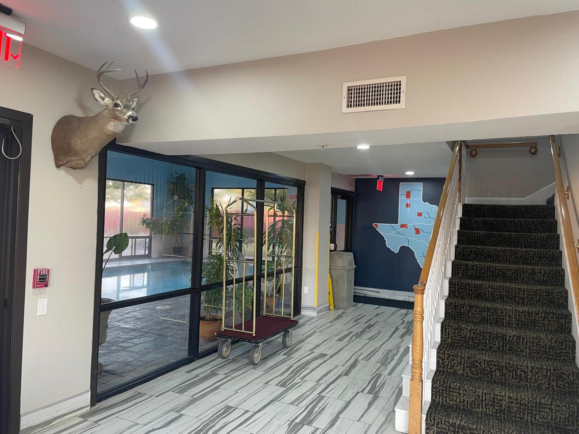 Days Inn By Wyndham Childress Esterno foto