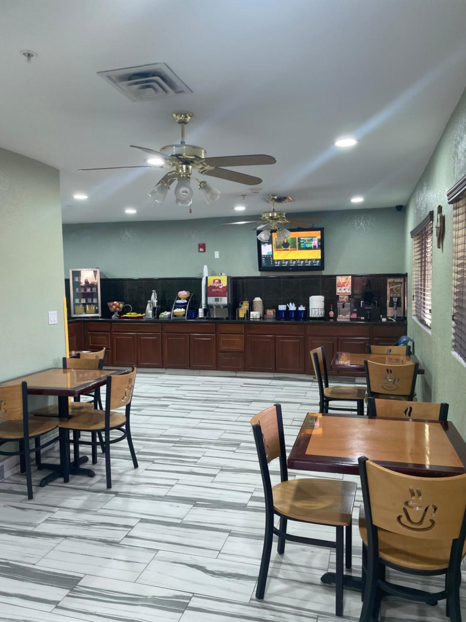 Days Inn By Wyndham Childress Esterno foto